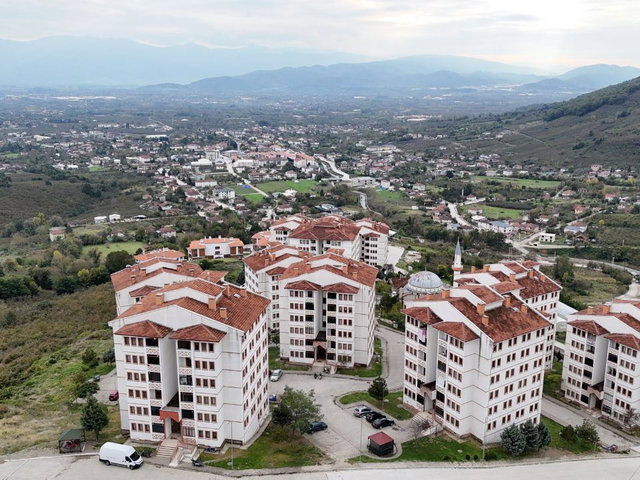ÇİLİMLİ TOKİ ARA KAT 2+1 . BORCU YOK. KATILIM EVLERİ İÇİN UYGUN