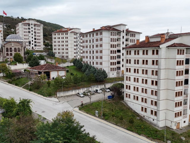 ÇİLİMLİ TOKİ ARA KAT 2+1 . BORCU YOK. KATILIM EVLERİ İÇİN UYGUN