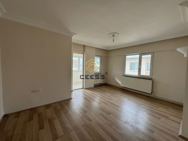 ÇEKMEKÖY MERKEZDE 3+1 SİTE İÇİ MASRAFSIZ SATILIK DAİRE