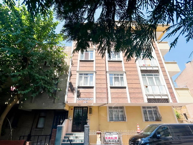 Esenevler Merkez'de Full Eşyalı Oturuma Hazır - 2+1 Bahçe Katı