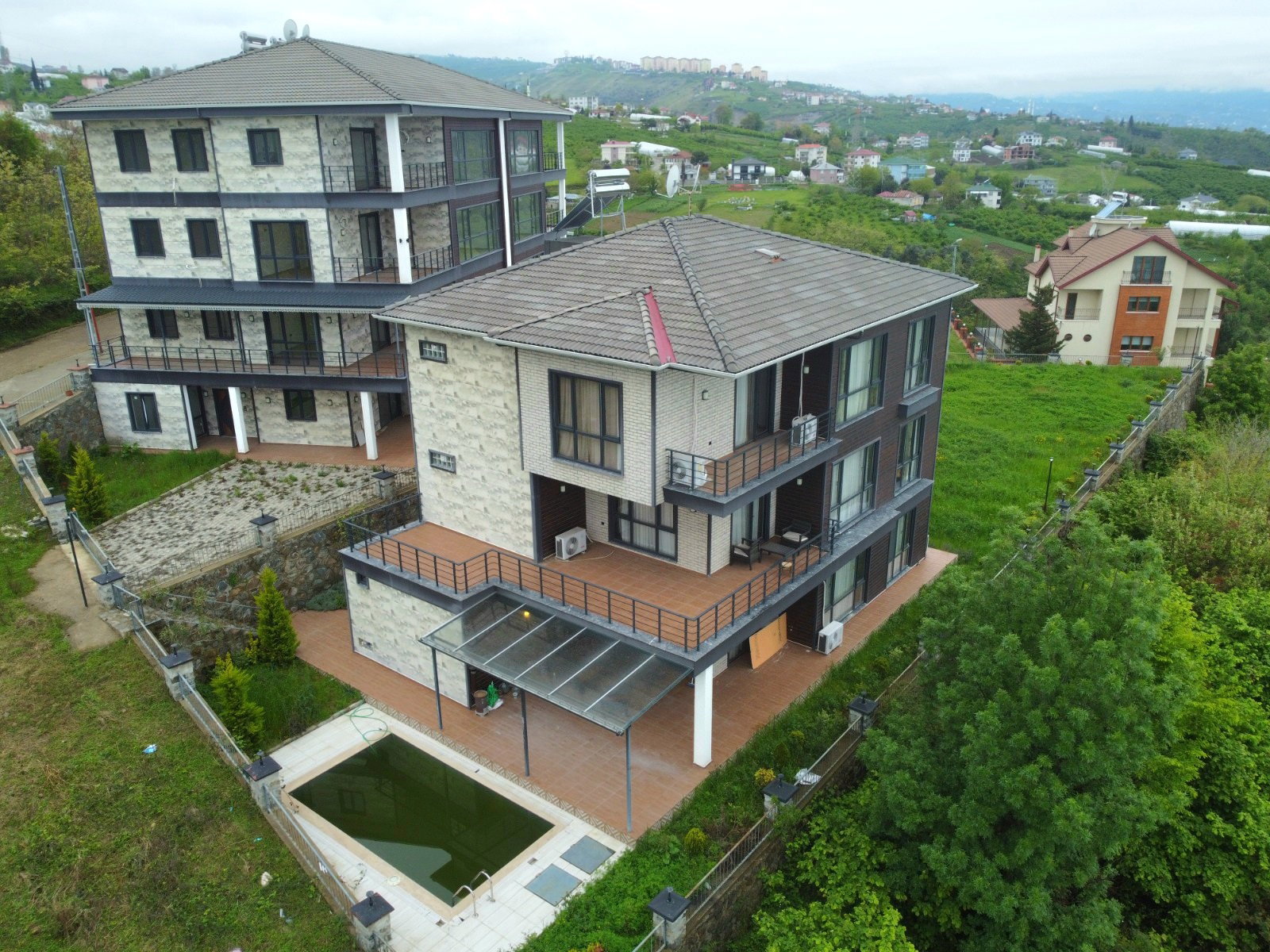 TURYAP TRABZON AKYAZI STADYUM KARŞISI SATILIK VİLLA