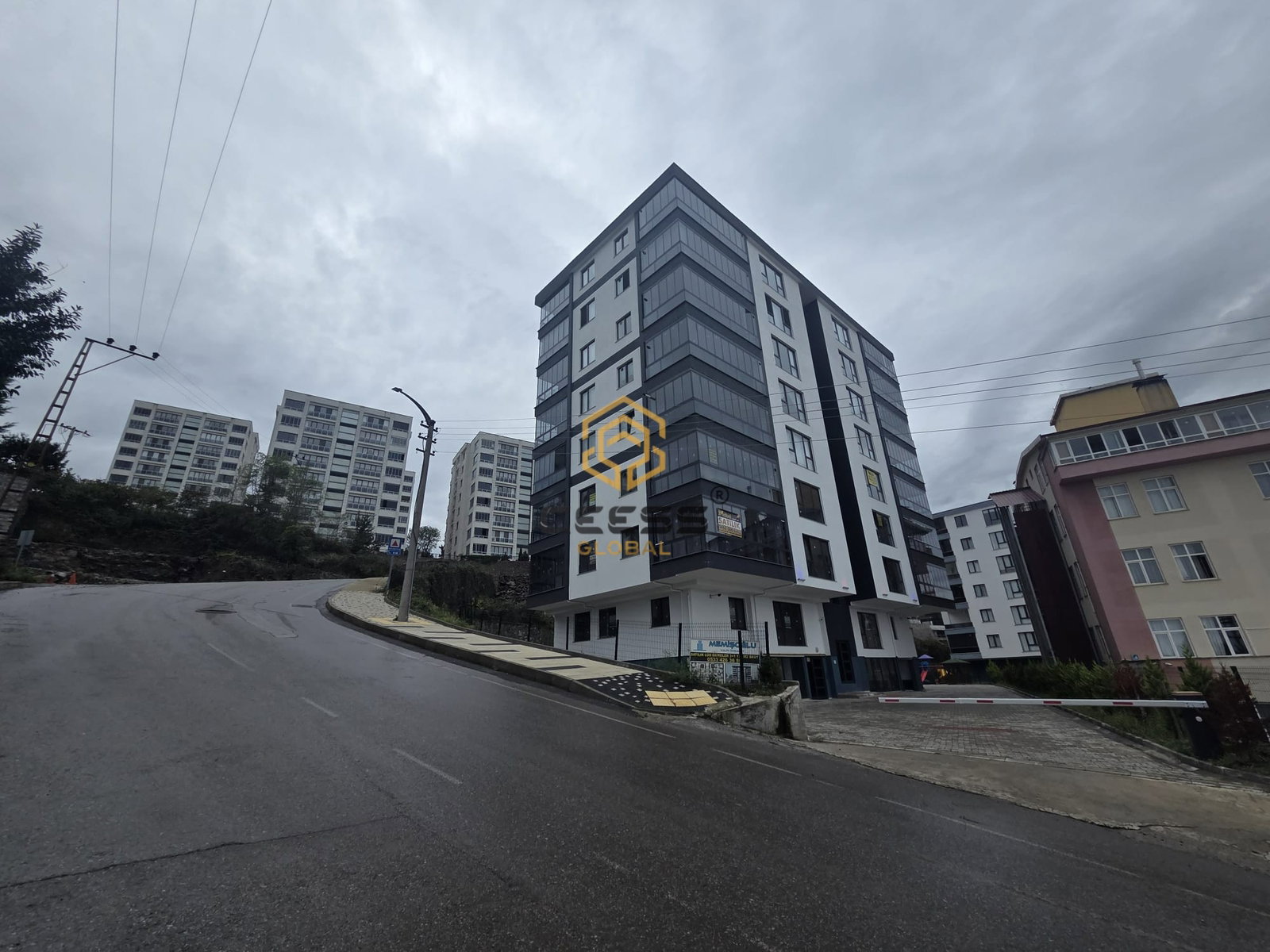 TRABZON YALINCAK BİLKENT SİTESİNDE SATILIK SIFIR 3+1 DAİRE