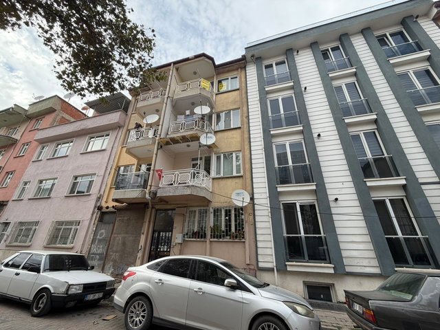 TURKUAZ EMLAK'TAN CUM. MAH. SATILIK BAKIMLI 3+1 FIRSAT DAİRE