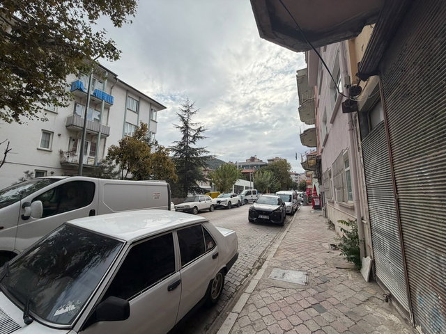 TURKUAZ EMLAK'TAN CUM. MAH. SATILIK BAKIMLI 3+1 FIRSAT DAİRE