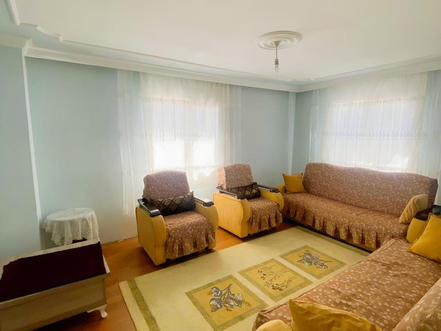 KLİMALI GENİŞ EŞYALI KİRALIK DAİRE