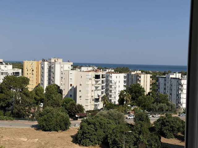 Lara Güzeloba'da Deniz Manzaralı 1+1 Ara Kat Eşyalı Daire