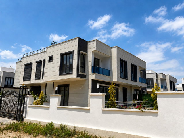 SUSANOĞLUNUN EN GÖZDE KONUMUNDA SIFIR HAVUZLU VİLLA