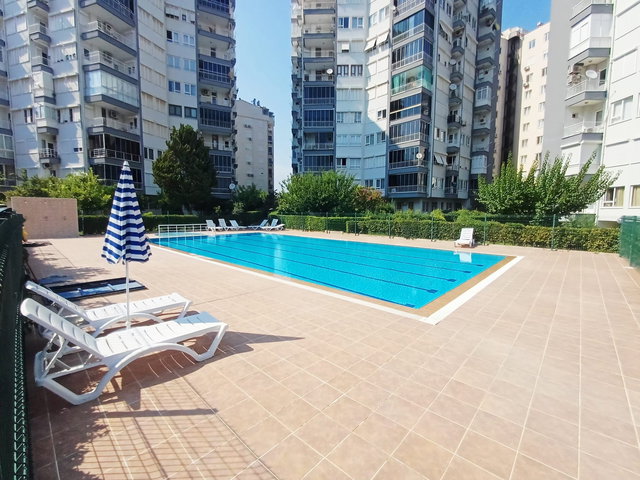 Havuzlu Site İçinde 3+1 Kiralık 135 M² Geniş Daire
