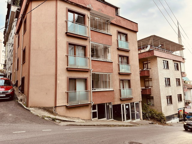 TRABZON KARŞIYAKA MAH.DE SATILIK 3+1 DAİRE