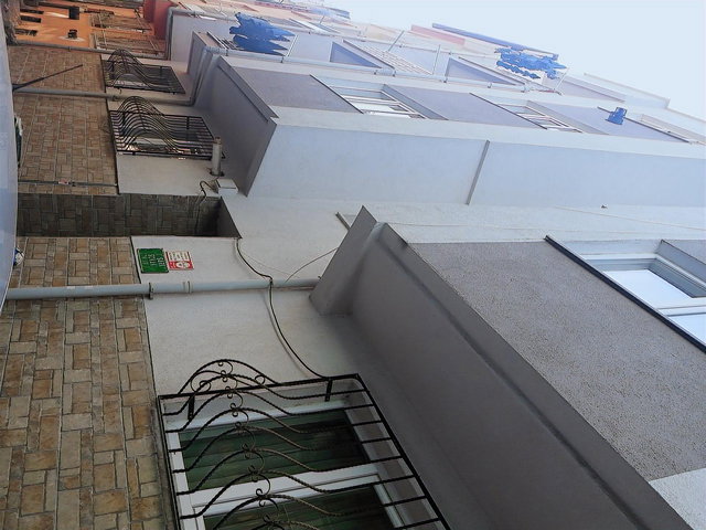 BURSA KILIÇ'TAN ORTABAĞLARDA 5 KAT (8 DAİRE) SATILIK MÜSTAKİL EV