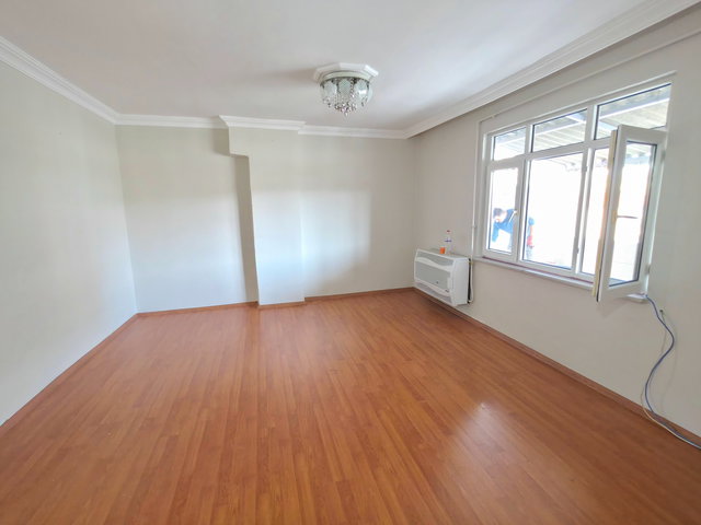 KULE'den | Esenler Kaymakamlığı Karşısı, Önü Açık 3+1 Teraslı
