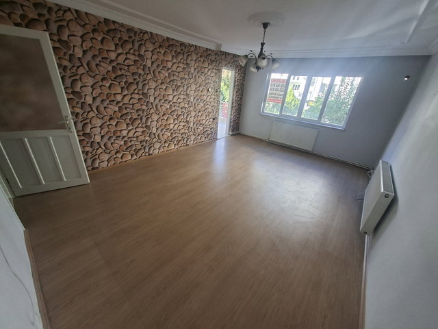 MUAZZAM ARAKAT 3+1 OTOPARKLI, BALKONLU, DOĞALGAZLI,OKUL BÖLGESİ