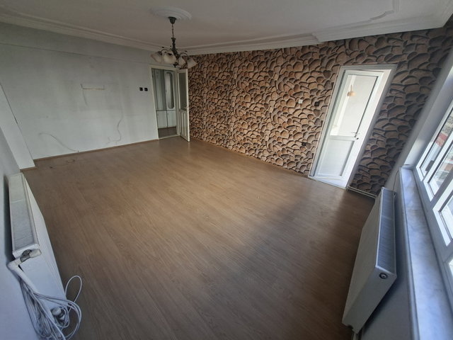 MUAZZAM ARAKAT 3+1 OTOPARKLI, BALKONLU, DOĞALGAZLI,OKUL BÖLGESİ