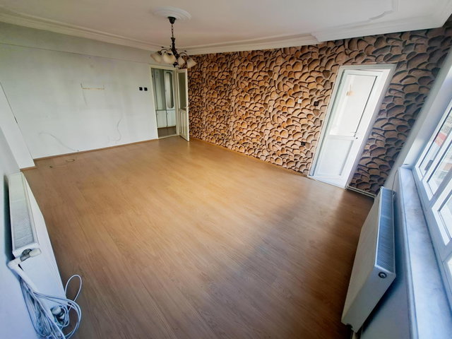 MUAZZAM ARAKAT 3+1 OTOPARKLI, BALKONLU, DOĞALGAZLI,OKUL BÖLGESİ