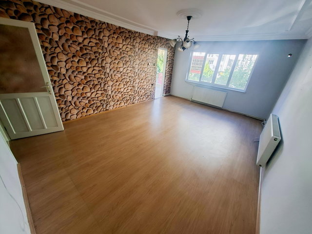 MUAZZAM ARAKAT 3+1 OTOPARKLI, BALKONLU, DOĞALGAZLI,OKUL BÖLGESİ