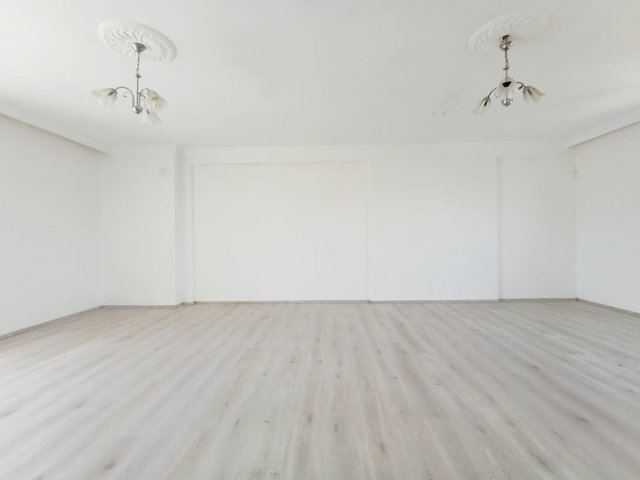 Serik Atatürk Cad. 125 m² 2+1 Doğalgazlı Kiralık Daire