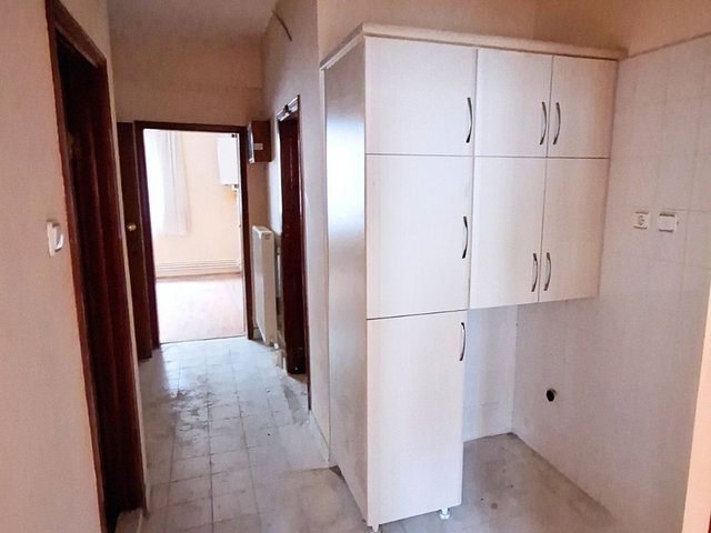 YUSUF USTA GAYRİMENKUL'DEN MERKEZİ KONUMDA 2+1 KİRALIK DAİRE
