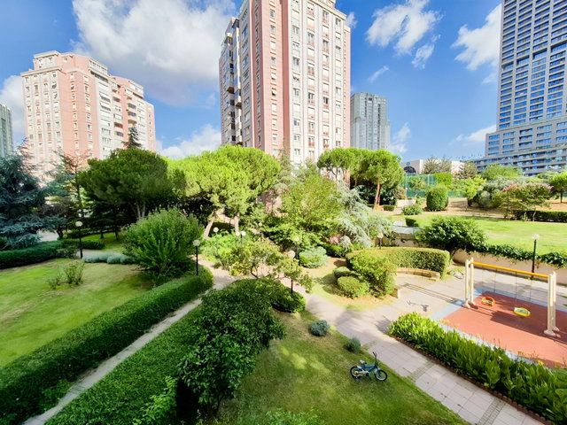 ATAŞEHİR TURKUAZ SİTESİNDE YEŞİLLİK MANZARALI BOŞ 3+1 KİRALIK