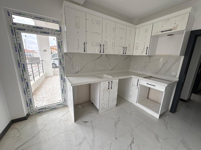 BEŞİKKAYA DA 8. CADDE YAKINI 2+1 SIFIR GİRİŞKAT KİRALIK