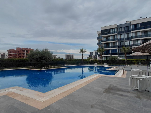 Port Antalya Da Havuz Jenaratör Otopark Eşyalı Kiralık 2+1 85m2