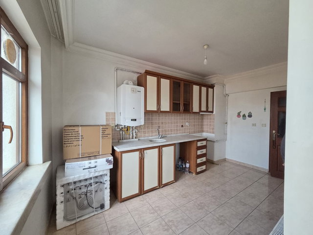 MERKEZİ KONUMDA SİTEDE OTOPARKLI MANZARALI 3+1 KİRALIK DAİRE