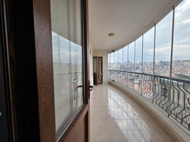 MERKEZİ KONUMDA SİTEDE OTOPARKLI MANZARALI 3+1 KİRALIK DAİRE