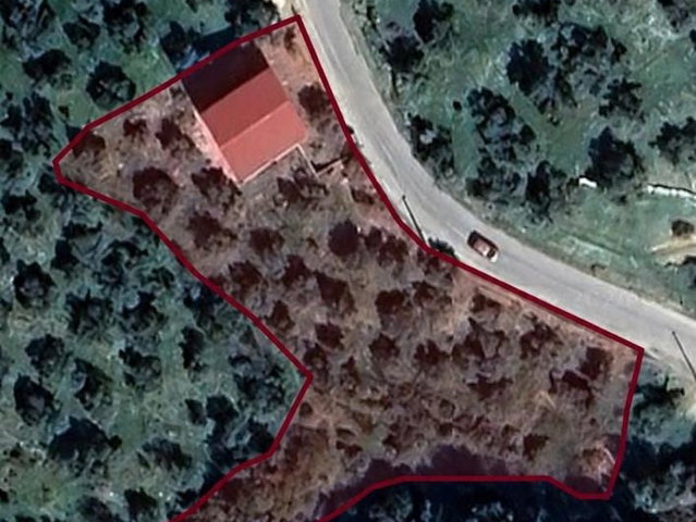 2500m2 Arazi ve Müstakil ev Dükkan ve Otopark, Anayol Kenarı