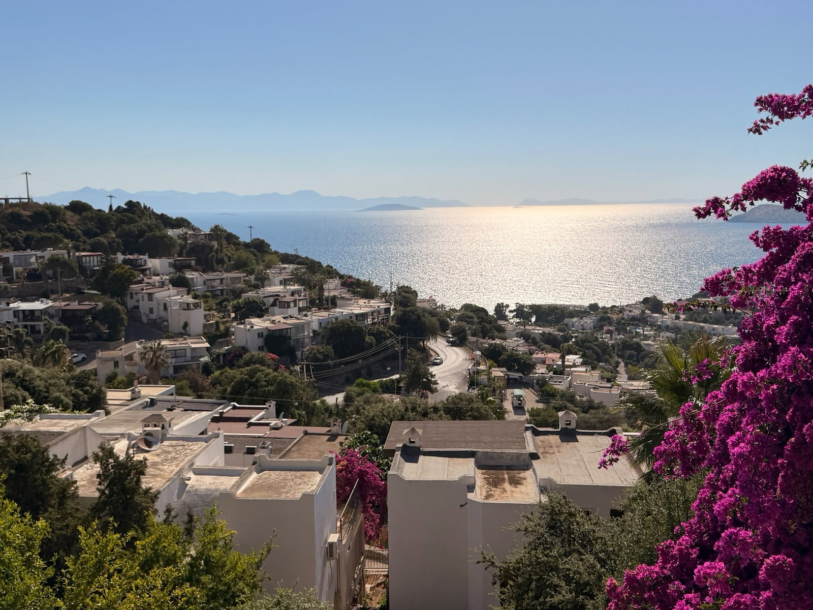 BODRUM GÜMÜŞLÜK'TE ÖZEL PLAJLI TAM EŞYALI LÜKS KİRALIK VİLLA
