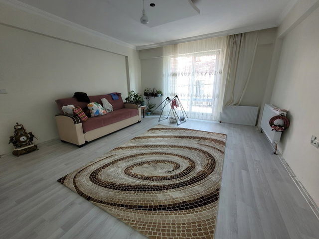 ÇINAR GRUP'DAN ÇAY ÇARŞI MERKEZİNDE SATILIK 3+1 FIRSAT DAİRE