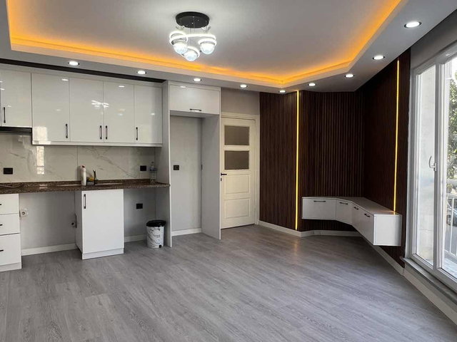 EKOL'DEN CADDE ÜZERİ KİRALIK 2+1 ARAKAT