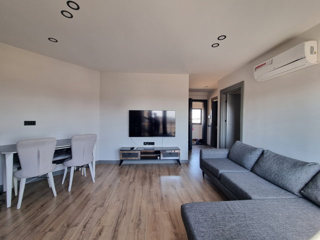 Altıntaş'ta Yeni Mobilyalı Havuz Manzaralı 1+1 Kiralık Daire