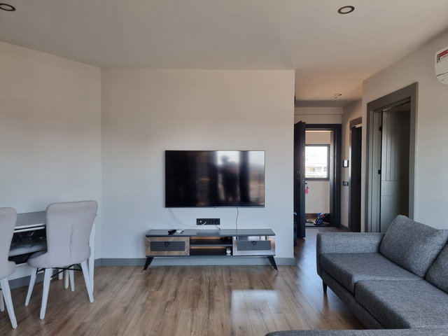 Altıntaş'ta Yeni Mobilyalı Havuz Manzaralı 1+1 Kiralık Daire