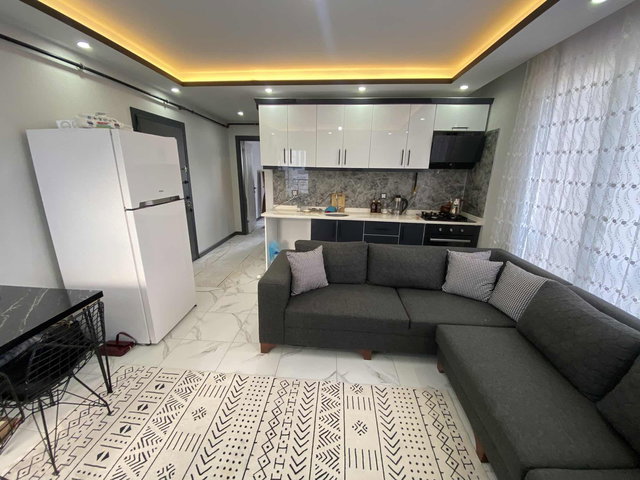 UFUKATASEVERDEN BAĞLIKDA SATILIK EŞYALI 1+1 DAİRE