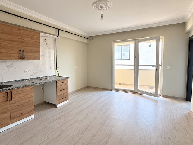 AKYAZI'DA SATILIK 1+1 DAİRE