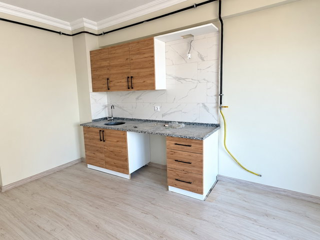 AKYAZI'DA SATILIK 1+1 DAİRE