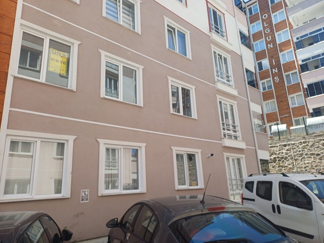 GÜMÜŞOVA KAZIMAĞA KONAKLARINDA GENİŞ KİRALIK VE SATILIK3+1 DAİRE