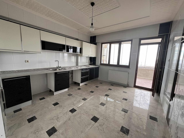 CUMHURİYET MAHALLESİ OSMANLI KONAKLARINDA 4+1 SATILIK DAİRE