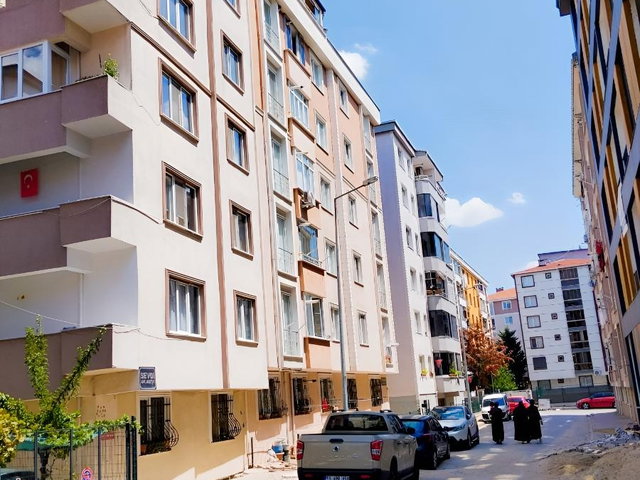 PARS GAYRİMENKUL'DEN Muhittin Mahallesi'nde Kiralık 2+1 Ara Kat