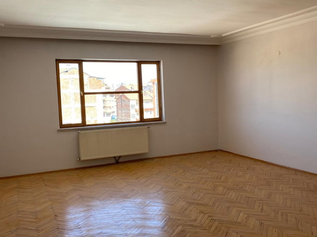ÇARŞI MERKEZİNDE 3+1 İÇİ YAPILI KİRALIK DAİRE