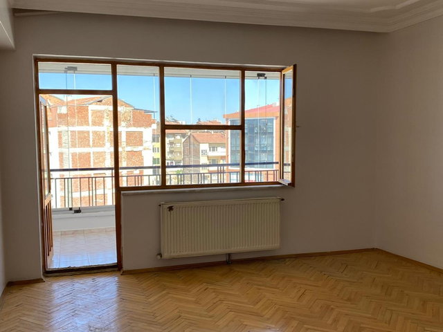 ÇARŞI MERKEZİNDE 3+1 İÇİ YAPILI KİRALIK DAİRE