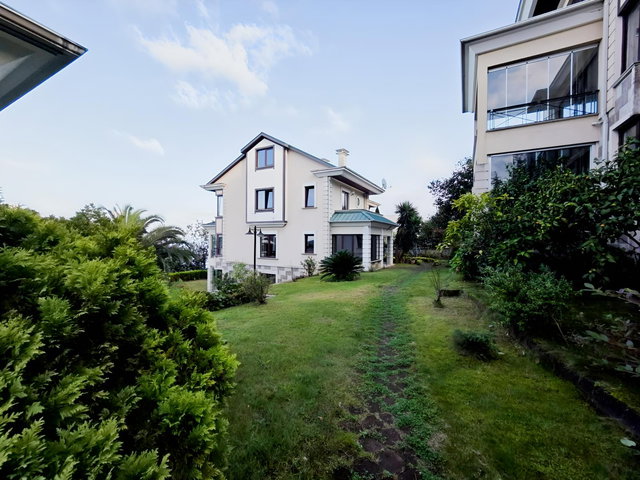 TRABZON YALINCAK PARK EVLERİ 2 SİTESİNDE FOURLEKS 5+2 VİLLA