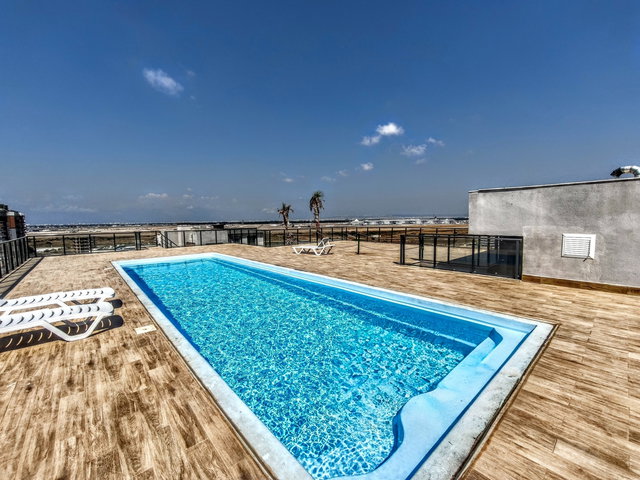 ALTINTAŞ TEMA ROOF SİTESİNDE PANORAMİK ÇATI HAVUZLU SATILIK 1+1
