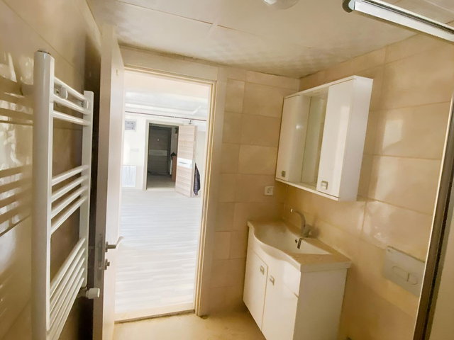Yeni Foça da Havuzlu Sitede Kiralık 2+1