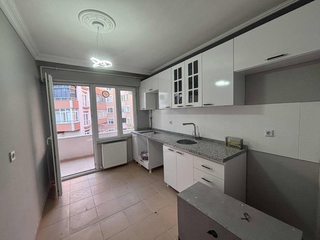 FA ÖZBİR'DEN ÇERKEZKÖY MERKEZİ KONUM 120 M2 ARA KAT 3+1 DAİRE...