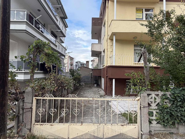 TURKUAZ EMLAK'TAN NAZMİ SAATÇİ MAHALLESİNDE SATILIK KOMPLE BİNA