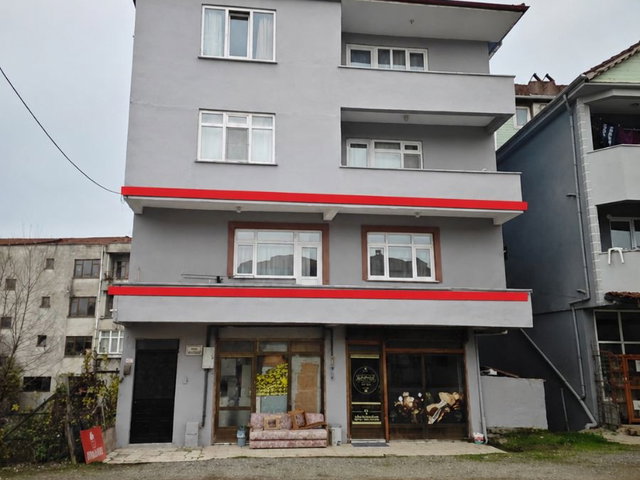 CADDE ÜZERİNDE 145 M2 NET . ÇİFT BALKONLU