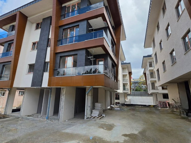 ÜSKÜDAR BURHANİYE MİHRİMAH KONAKLARINDA SATILIK 2+1 DAİRE