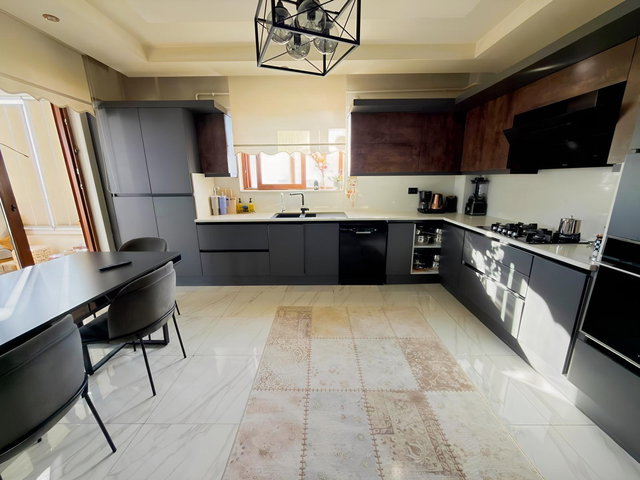 ÇİLESİZ MAH...DAİRE İÇİ ÖZEL YAPILMIŞ... 4+1 SATILIK LÜKS DAİRE