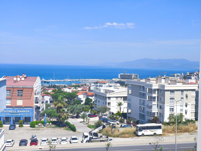 Kuşadası, Eğe Mah. Satılık deniz manzaralı 3+1 Geniş Daire