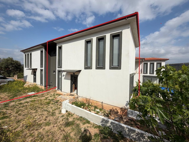 Seferihisar'da:güneş Enerjili,Yerden Isıtmalı,Full Eşyalı Satılık 3+1 Villa